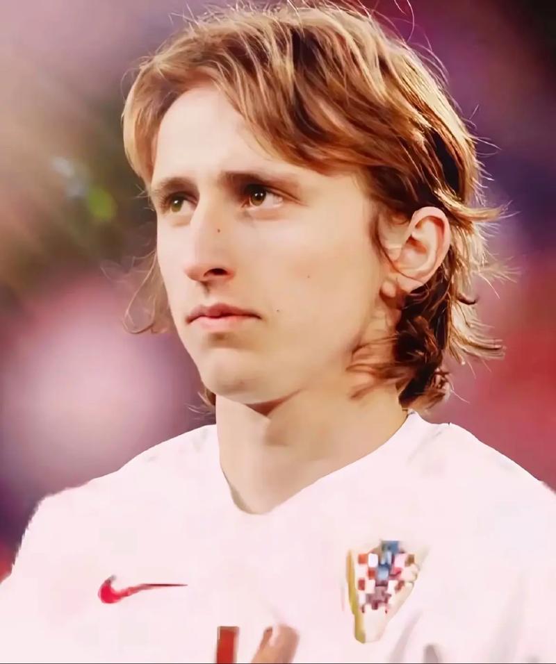 日职联战报：鹿岛鹿角主场2-1横滨水手，时隔9年再次夺冠