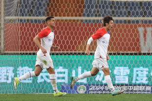 爆冷！广东狂输山西14分，进攻拉胯失误多，奎因首秀拉胯